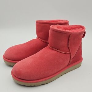 UGG Women’s Classic Mini II, Hibiscus Pink, Size 7